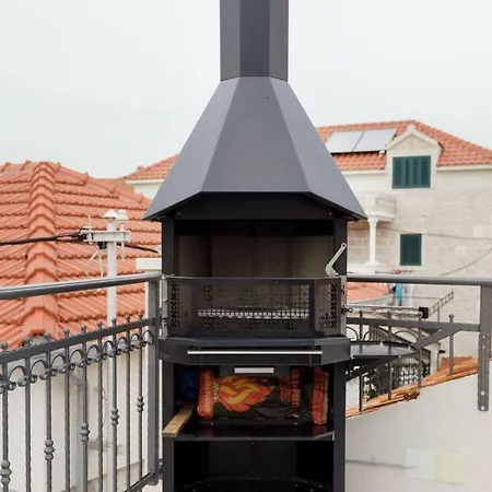 Апартаменты House Rokastone